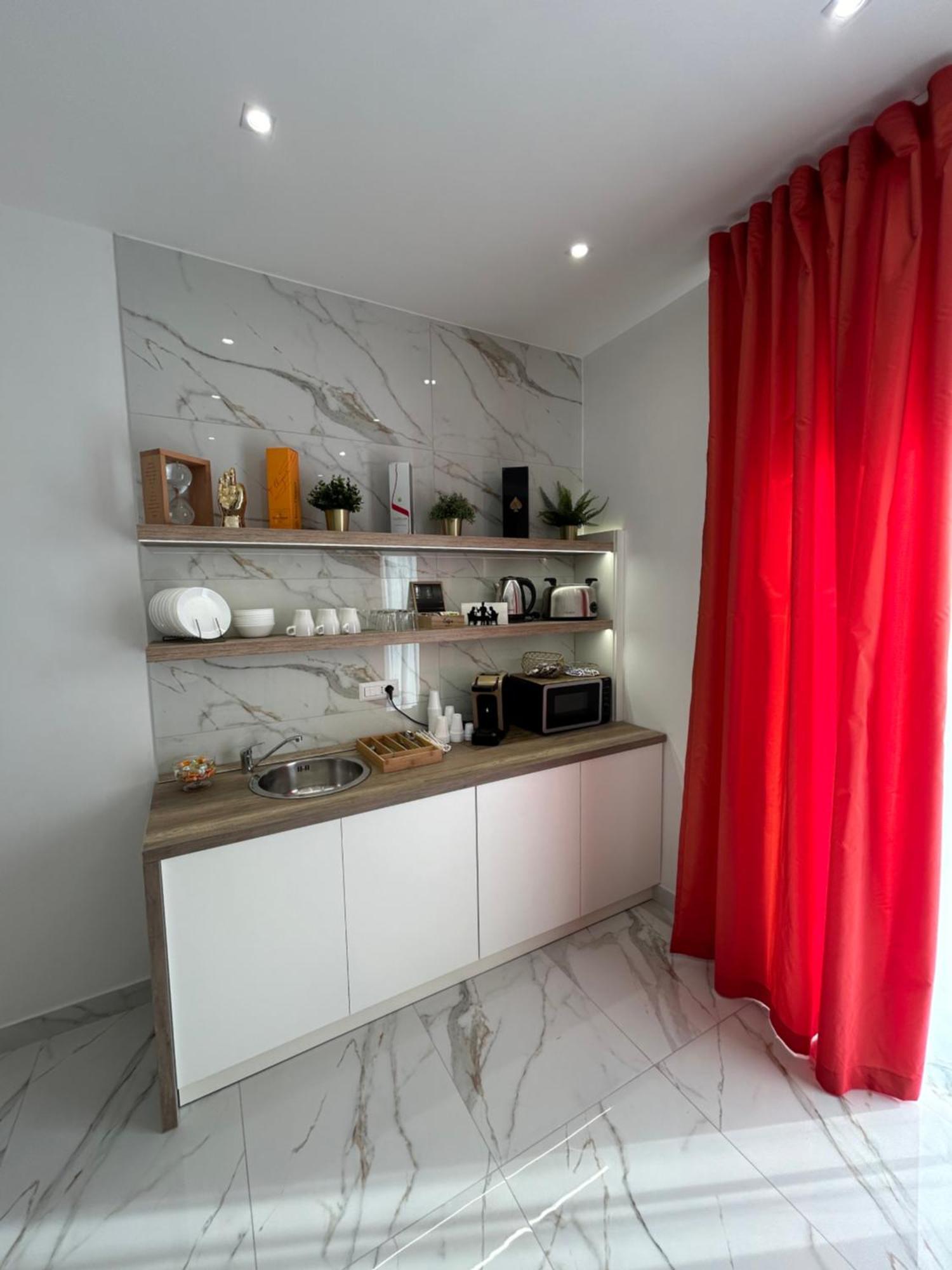 Savior Deluxe Rooms Naples Exterior photo
