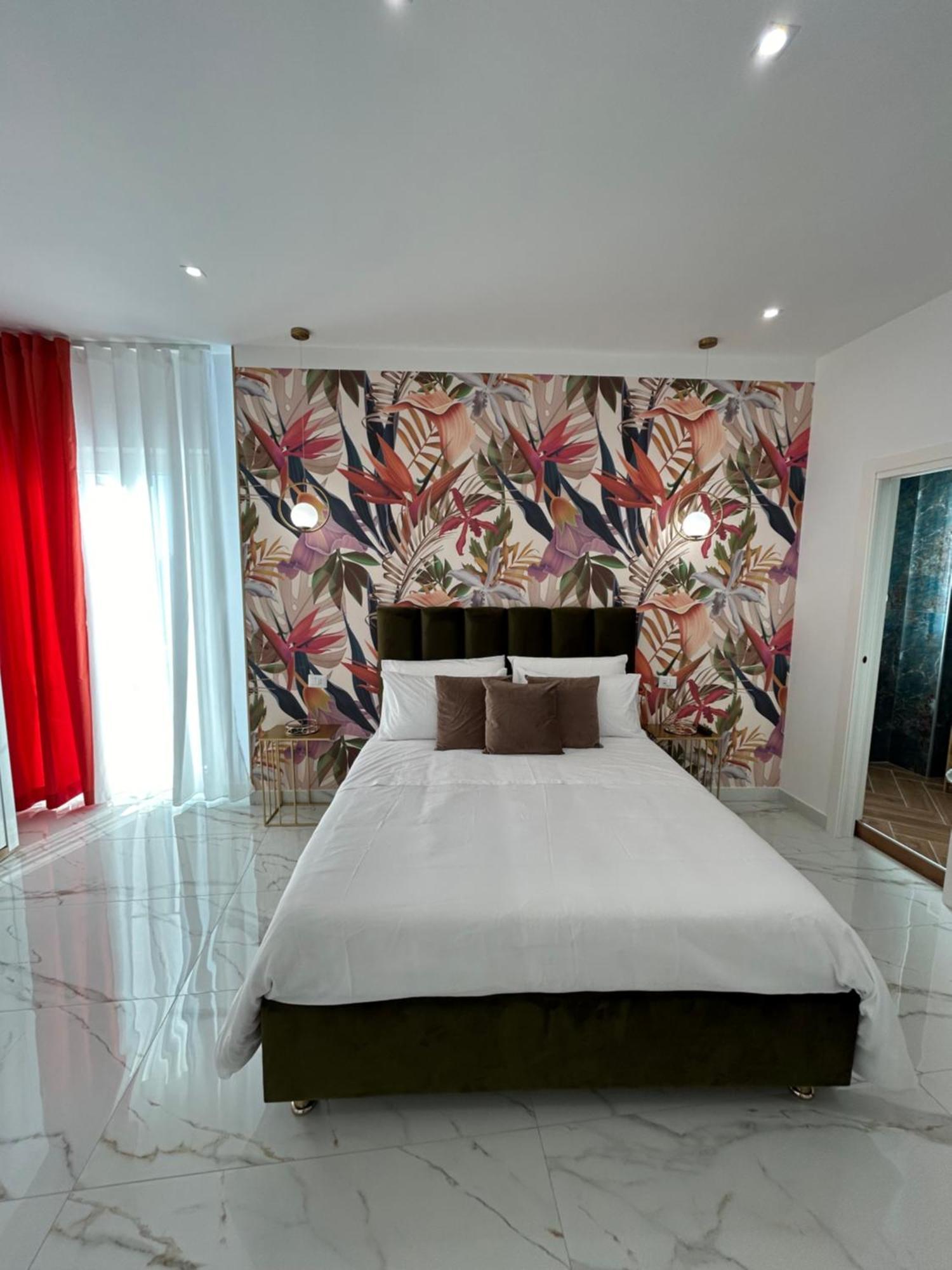 Savior Deluxe Rooms Naples Exterior photo