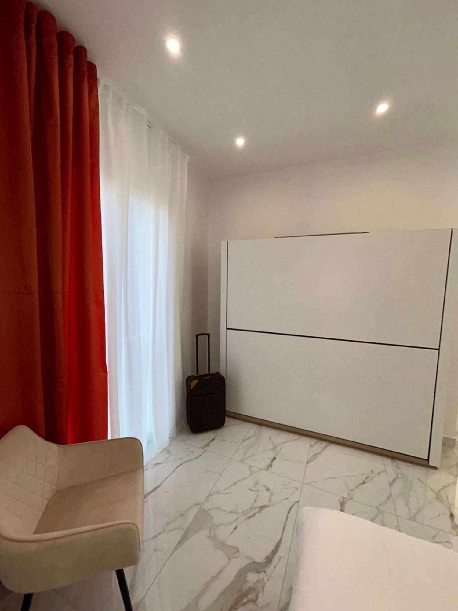 Savior Deluxe Rooms Naples Exterior photo