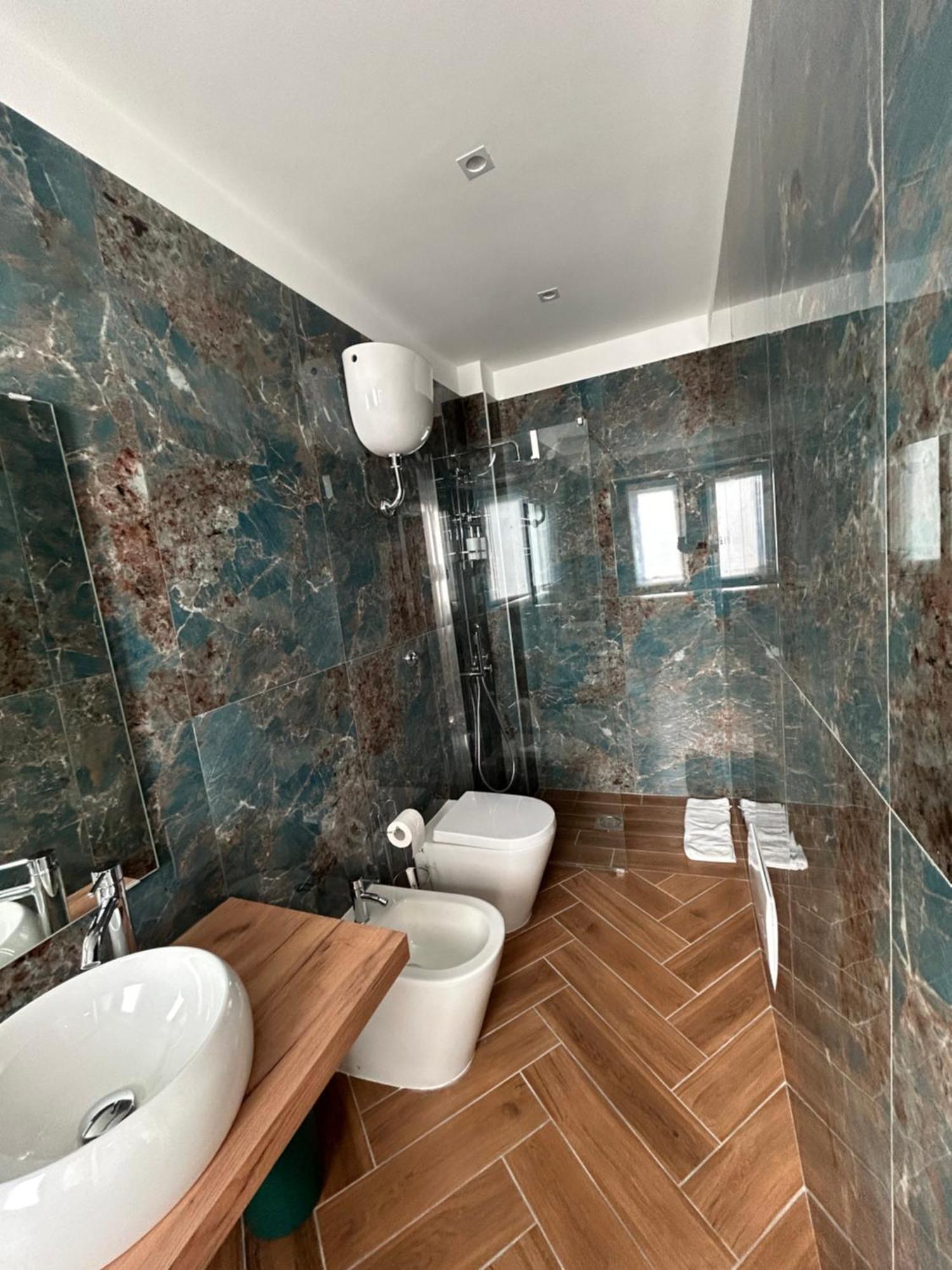 Savior Deluxe Rooms Naples Exterior photo