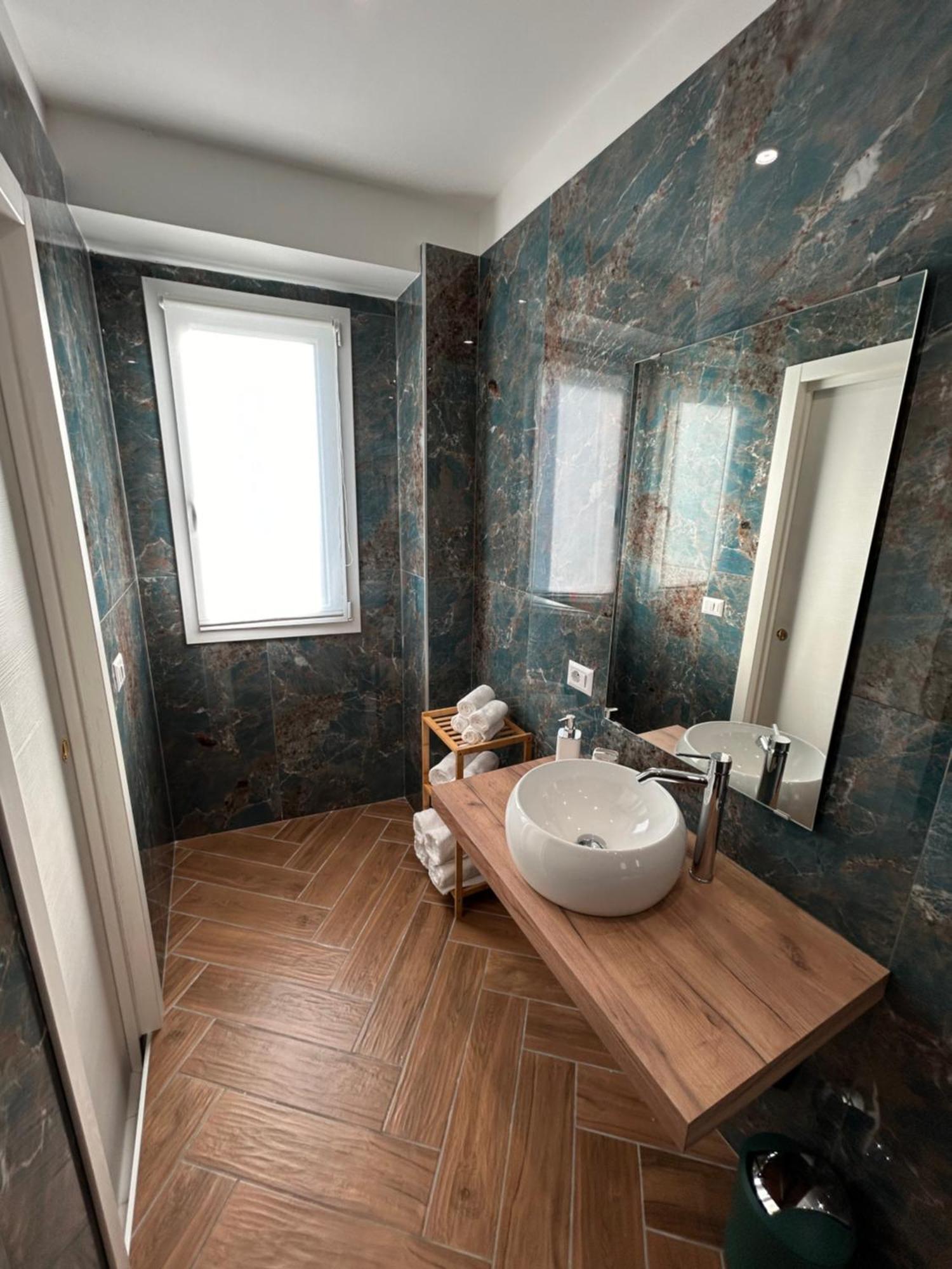 Savior Deluxe Rooms Naples Exterior photo