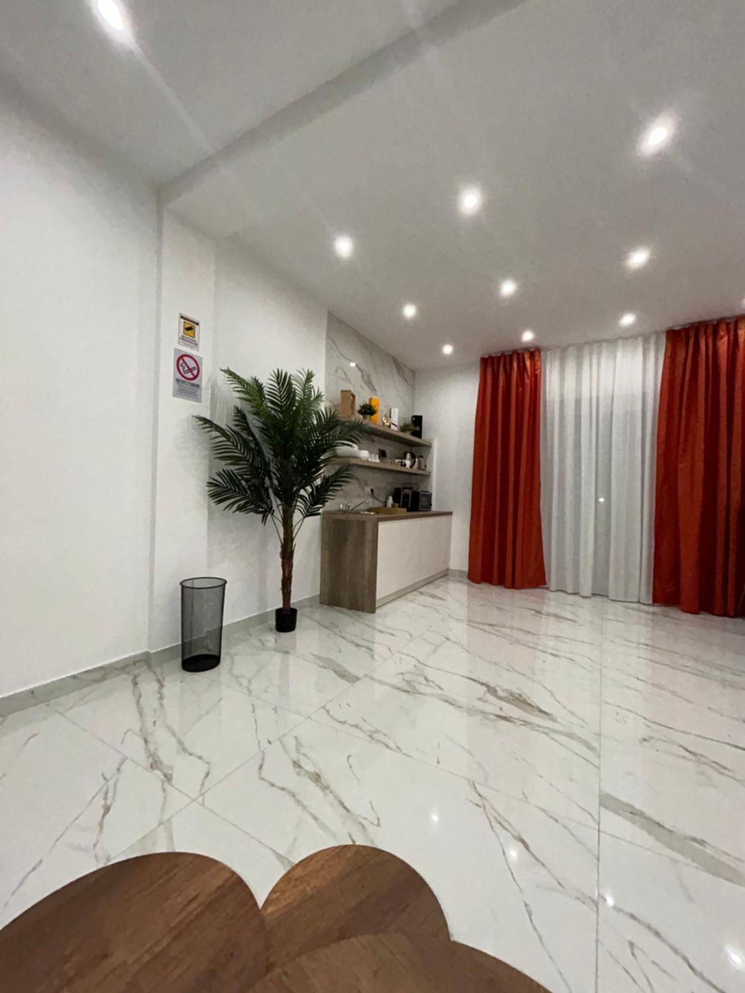 Savior Deluxe Rooms Naples Exterior photo